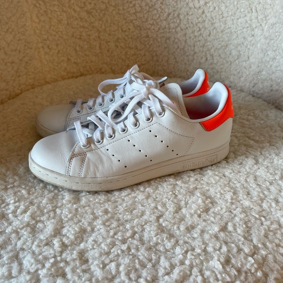 Adidas Stan Smith sneakers. - Picture 3 of 5